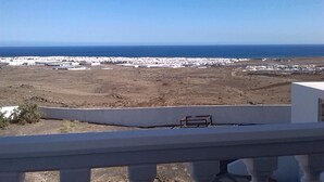 Unclassified image, 3 of 35, button - Finca la Calera (San Bartolome)