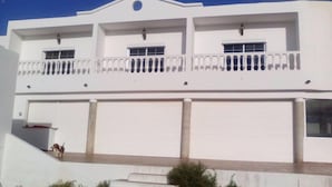 Unclassified image, 5 of 35, button - Finca la Calera (San Bartolome)