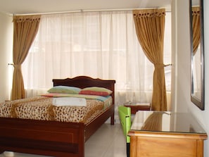 Desk, iron/ironing board, free WiFi, bed sheets - Hotel Juanambú (San Juan de Pasto)