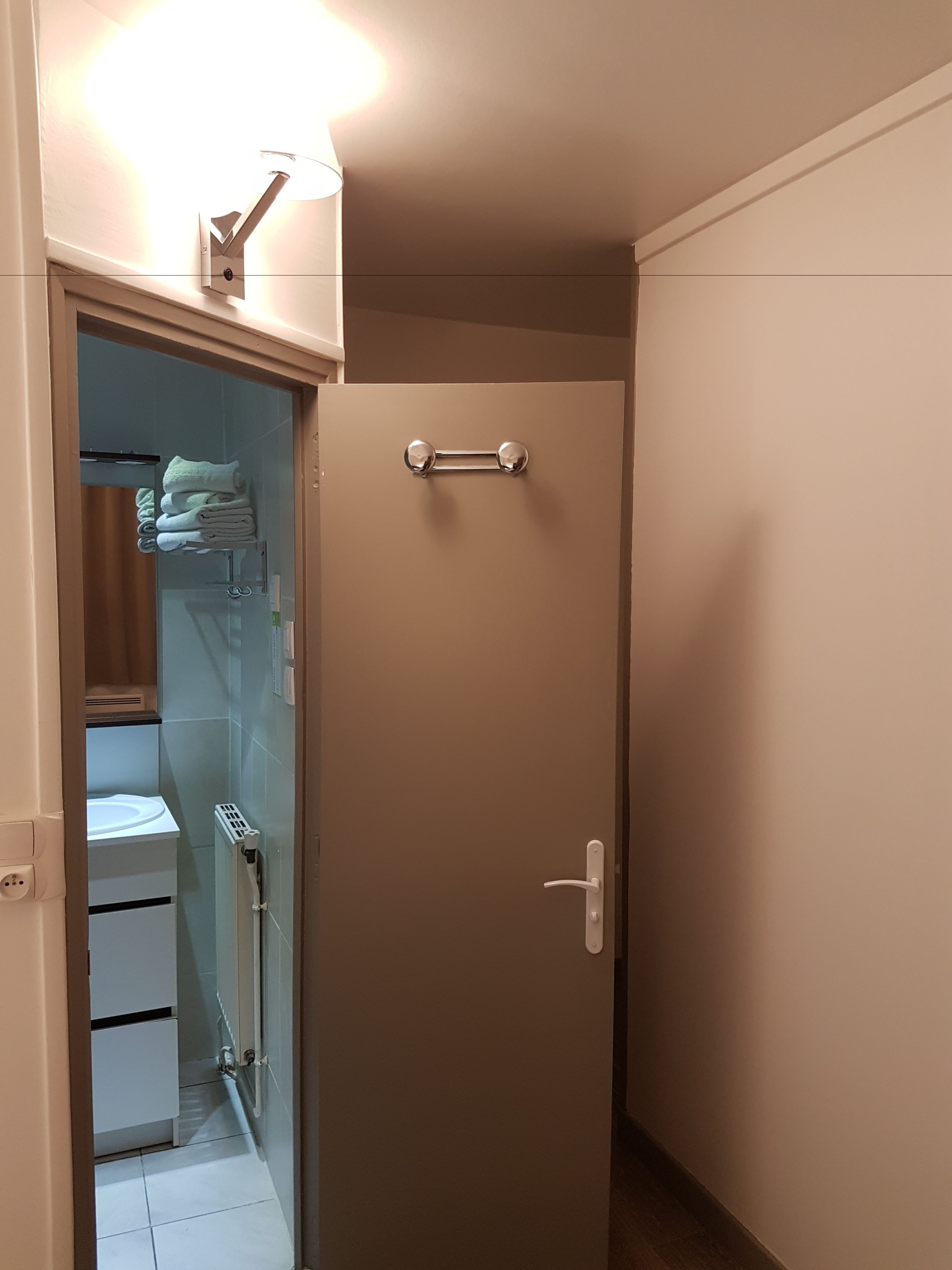 double or twin room | down duvets, pillow-top beds, desk, iron/ironing board