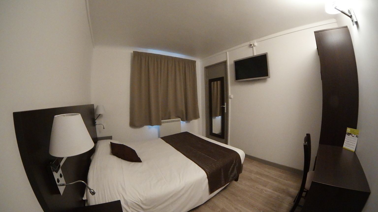 double or twin room | down duvets, pillow-top beds, desk, iron/ironing board