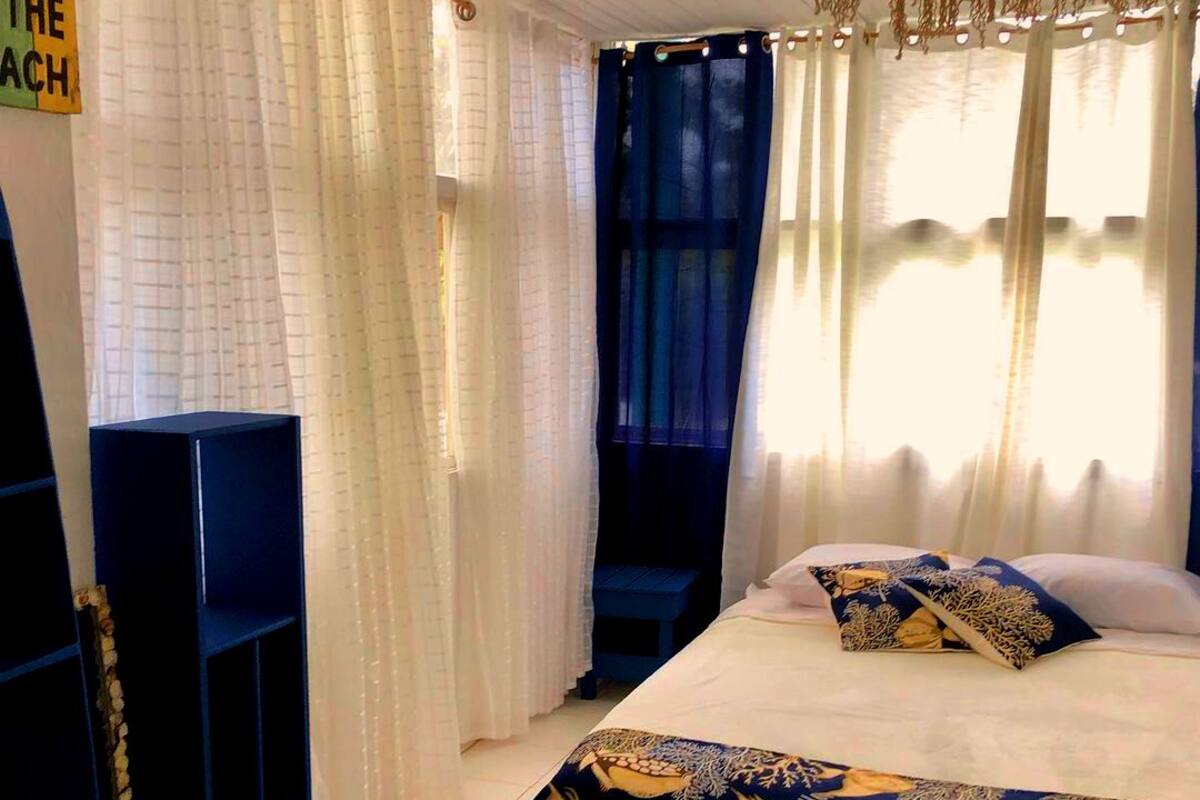 Premium bedding, down duvets, free WiFi, bed sheets