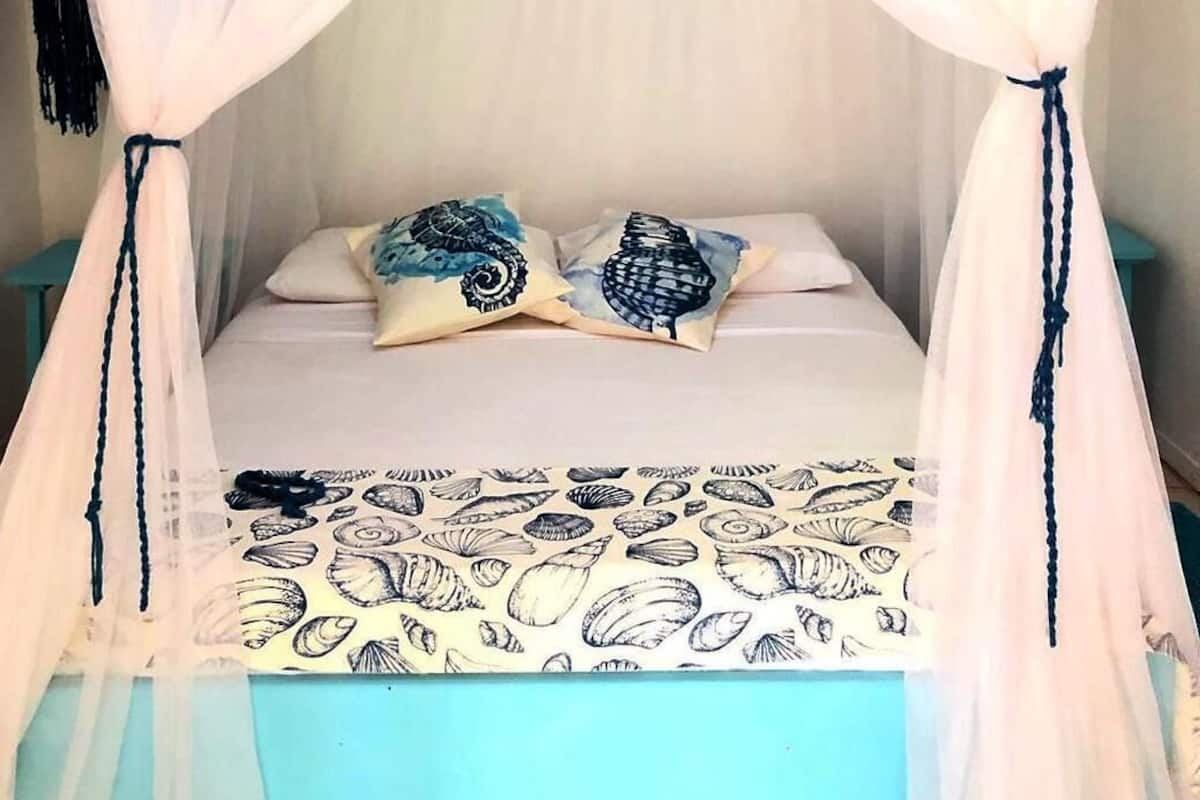Premium bedding, down duvets, free WiFi, bed sheets