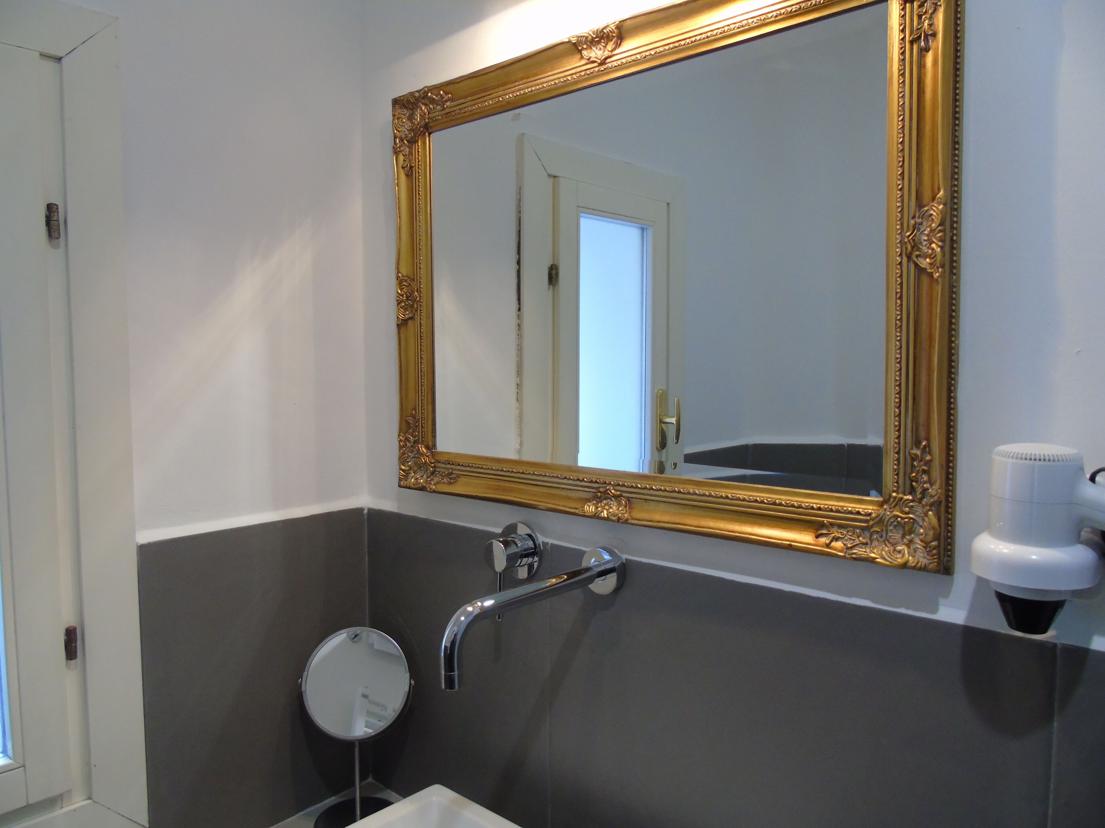 Photo - Room Inn Vatican