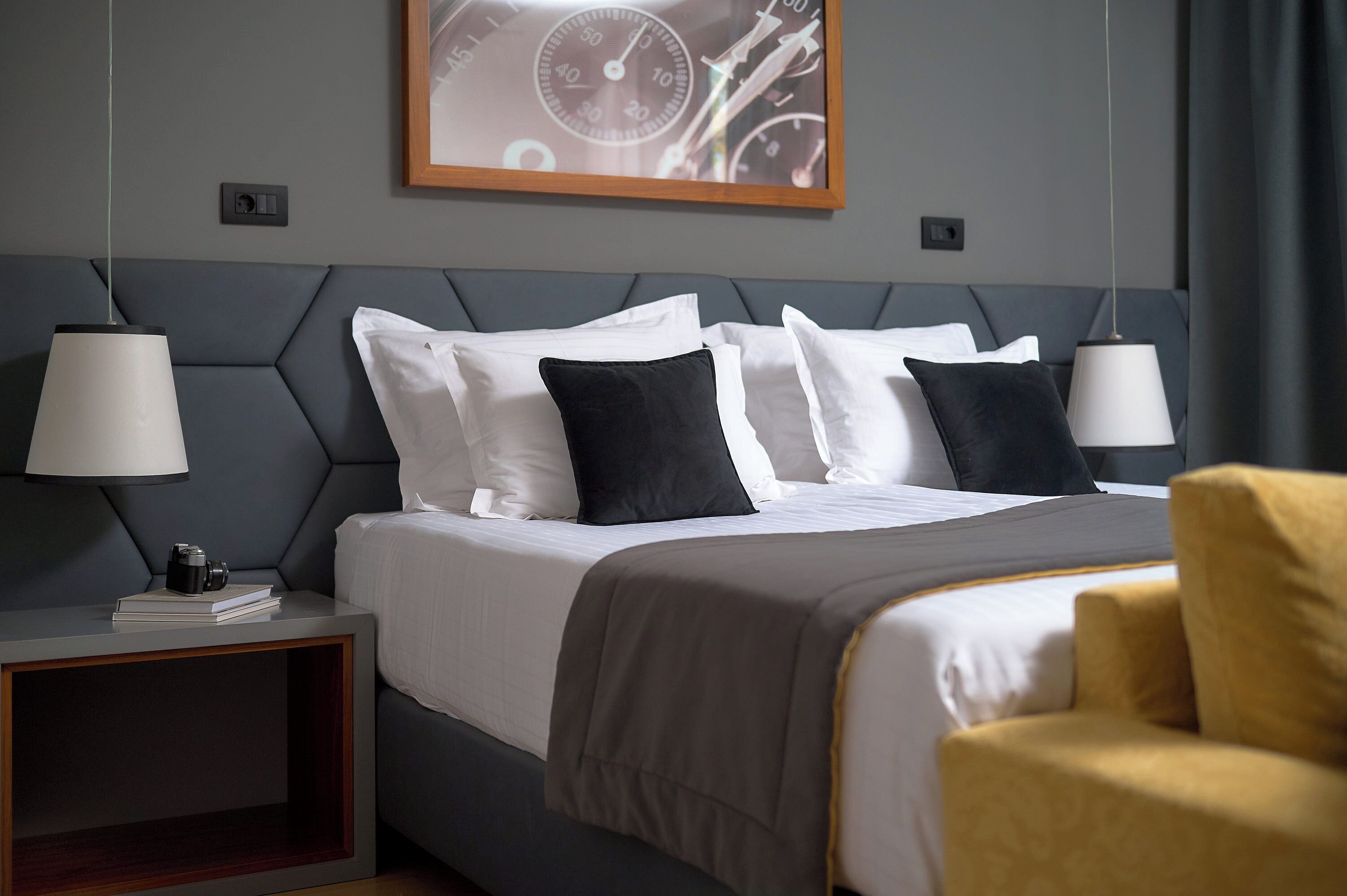 standard double room | in-room safe, desk, blackout curtains, soundproofing