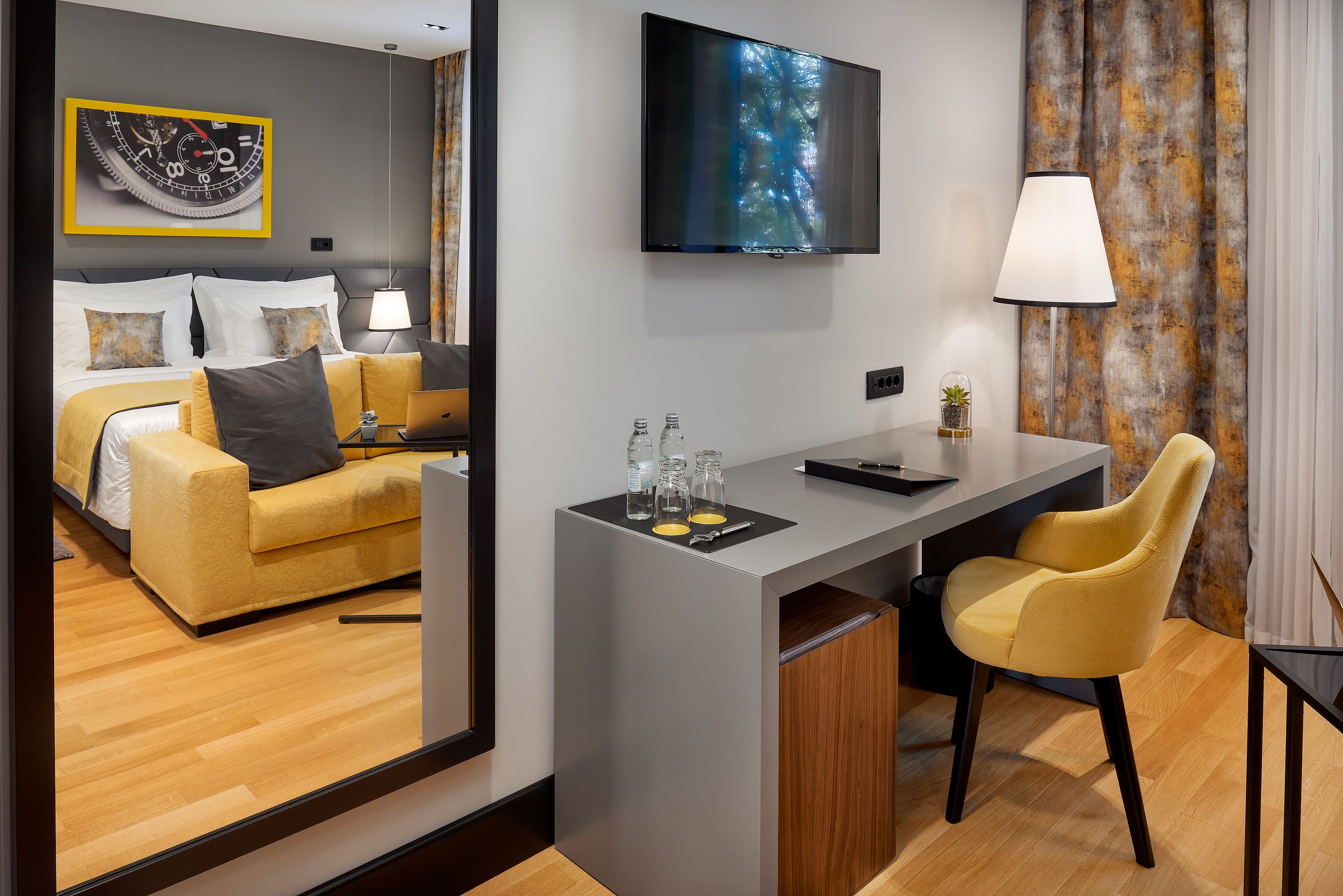 in-room business centre