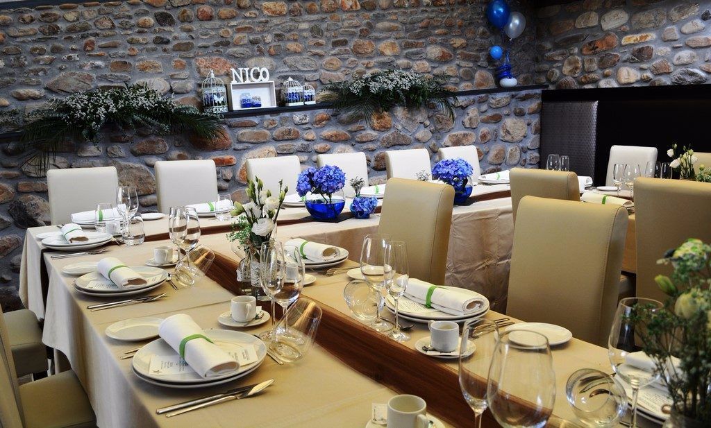 breakfast, lunch, dinner served; local cuisine