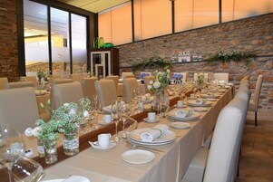 ์์นจ ์์ฌ, ์ ์ฌ ์์ฌ, ์ ๋
์์ฌ ์ ๊ณต, ํ์ง ์๋ฆฌ