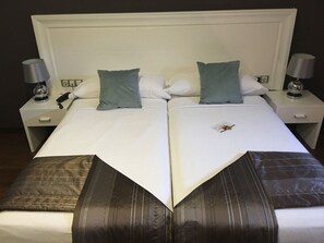 Minibar, in-room safe, desk, iron/ironing board