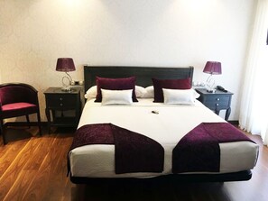 Superior Double Room, 1 Queen Bed | Minibar, in-room safe, desk, iron/ironing board