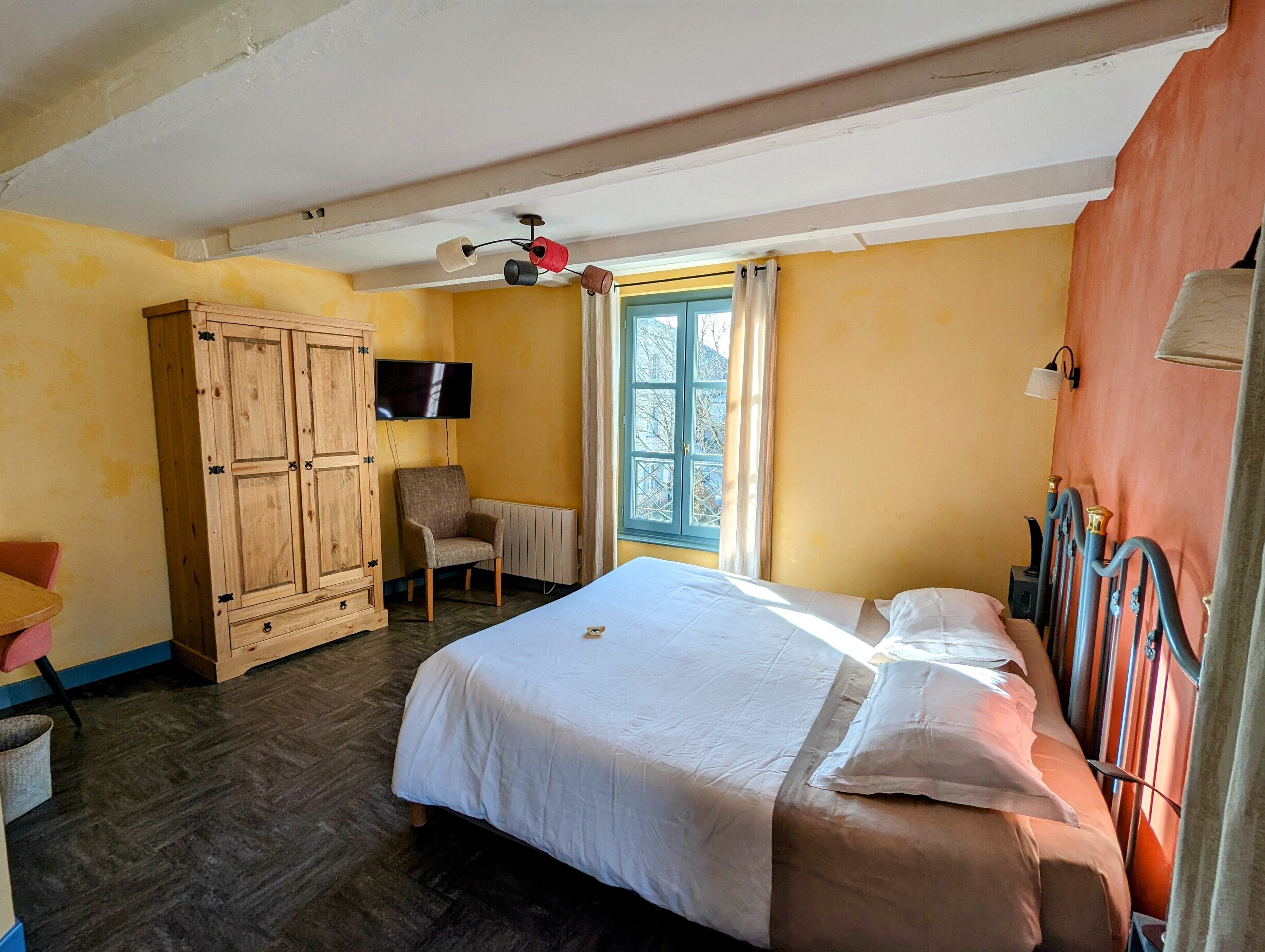 superior double room | desk, soundproofing, iron/ironing board, free wifi