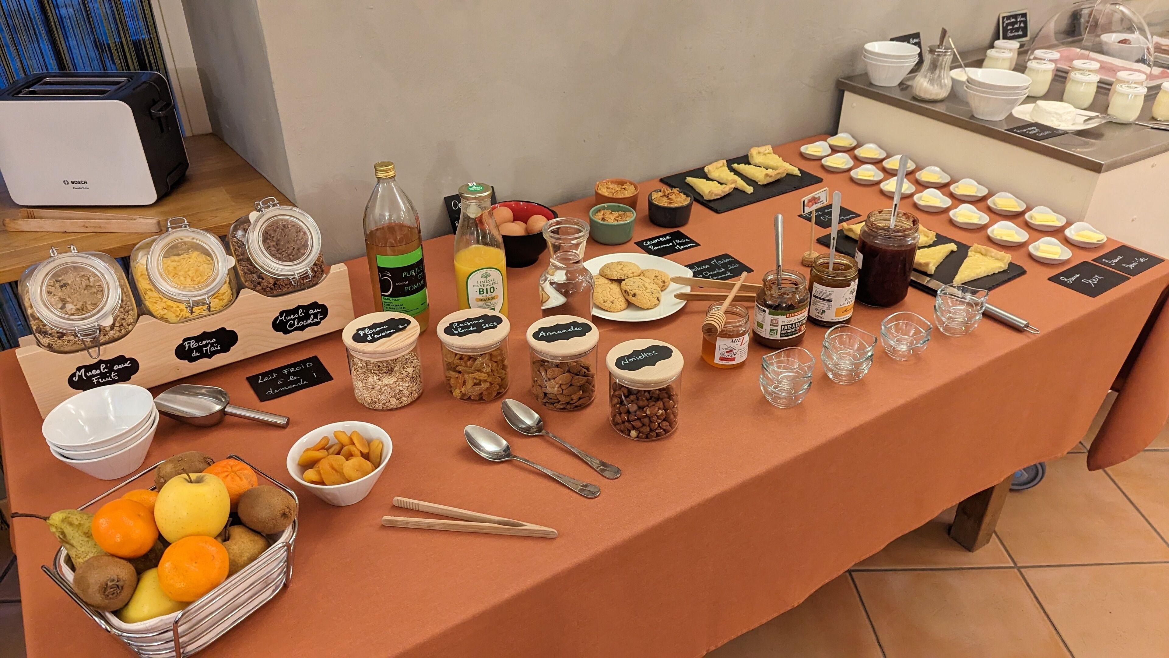 daily buffet breakfast (eur 13 per person)