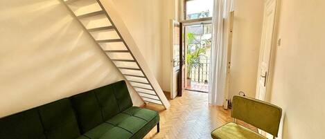 Suite Studio Design, vue cour intérieure | Vue de la chambre