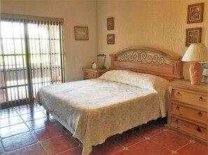 Villa familiale, 2 chambres | Vue de la chambre