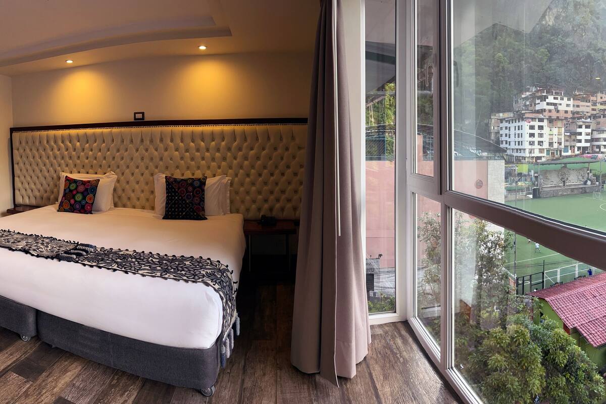 deluxe room, mountain view | 1 bedroom, premium bedding, down duvets, minibar