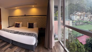 1 bedroom, premium bedding, down comforters, minibar