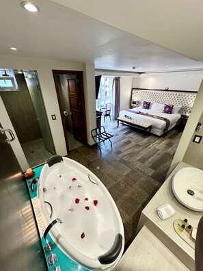 Deluxe Studio Suite, River View (and Mountain View) | 1 bedroom, premium bedding, down comforters, minibar - Jaya Machupicchu Boutique Hotel (Machu Picchu)