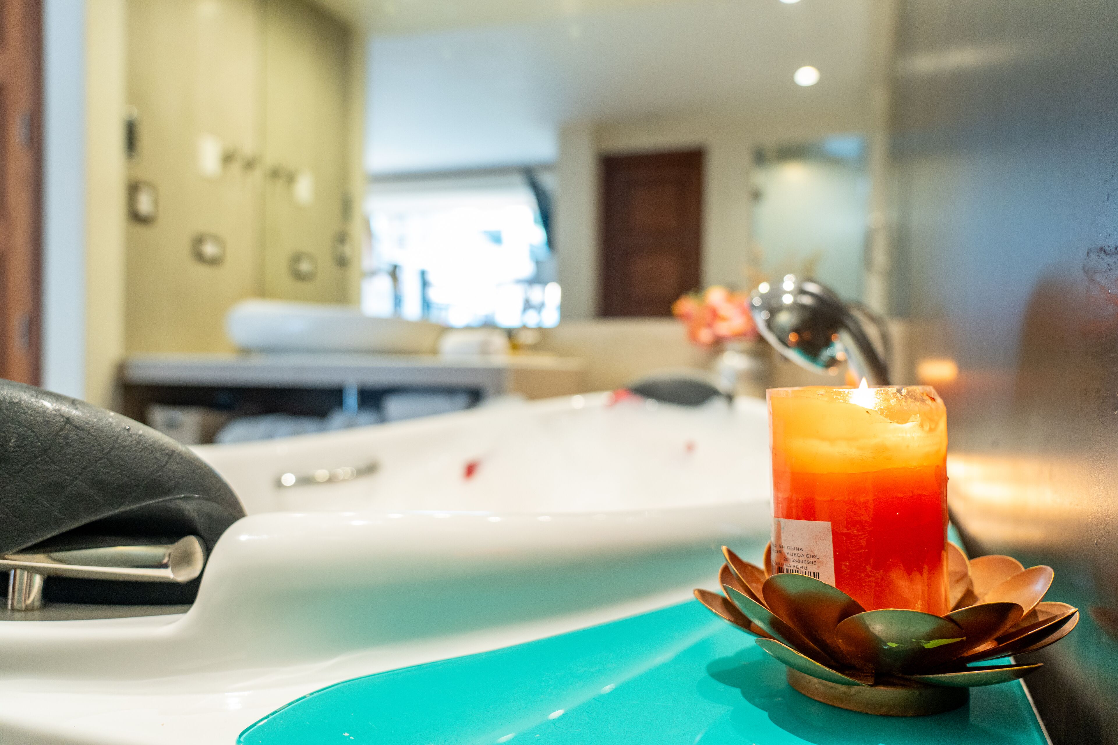 1 bedroom, premium bedding, down duvets, minibar