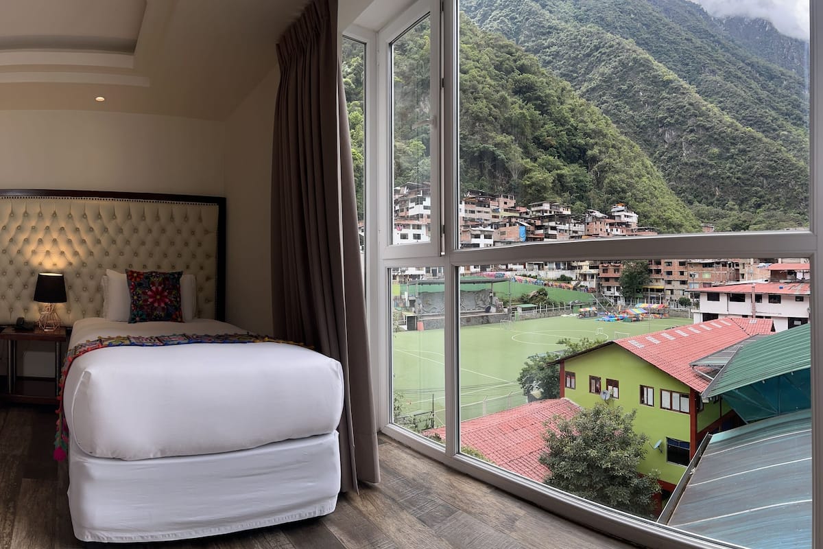 deluxe room, mountain view | 1 bedroom, premium bedding, down duvets, minibar
