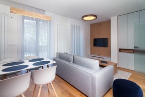 100-centimeters tv med satellitkanaler