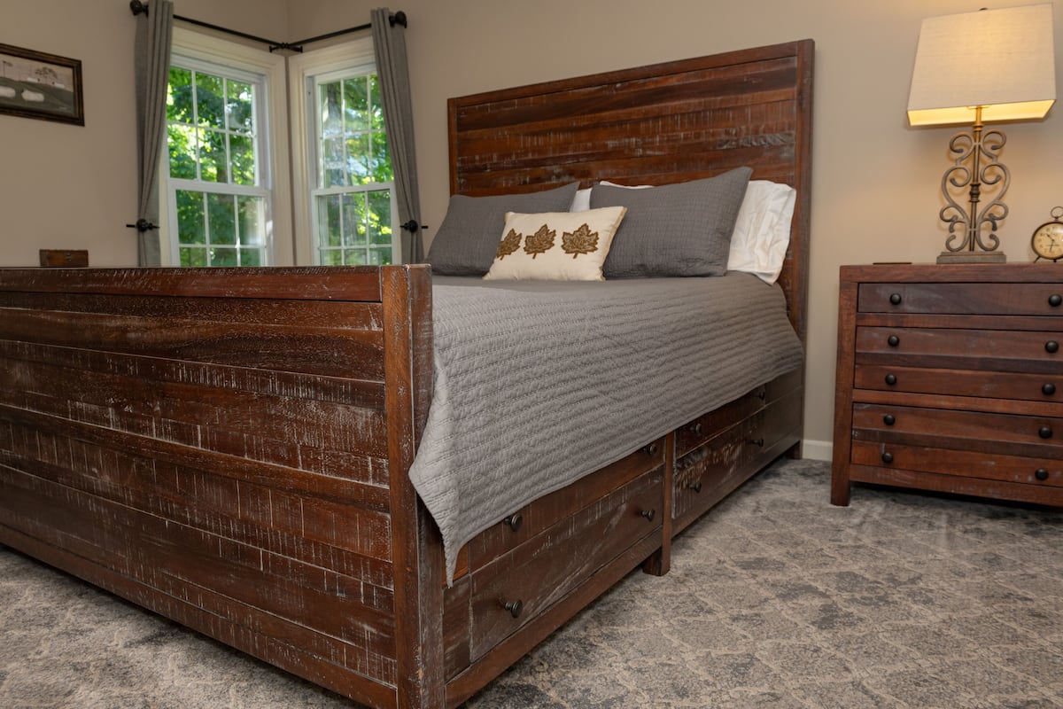 Suíte romântica, banheiro privativo (Farmhouse Suite) | 1 quarto, roupas de cama premium, roupa de cama