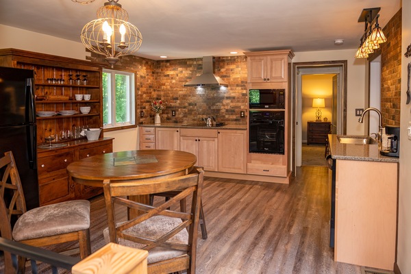 Romantic Suite, Private Bathroom (Farmhouse Suite) | Private kitchen | Coffee/tea maker, fridge, microwave, oven