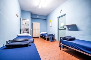 In-room safe, free WiFi - Hostel Santa Monaca (Florence)