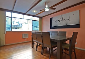 Family Penthouse, 5 Bedrooms | In-room dining - LineBooking - Cobertura 5 Quartos 503 (Rio de Janeiro)