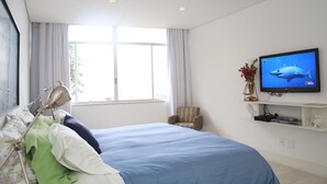 Apartment, 5 Bedrooms | 5 bilik tidur, meja, seterika/papan seterika, Wi-fi percuma 