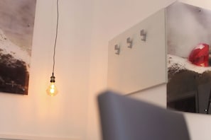 Deluxe-dobbeltværelse | Premium-sengetøj, minibar, pengeskab på værelset, individuel indretning