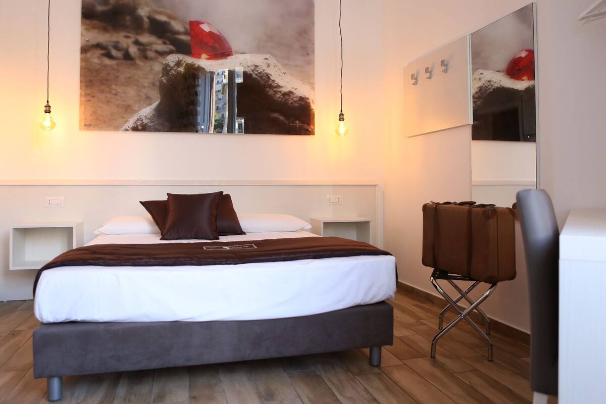 Premium bedding, minibar, in-room safe, desk