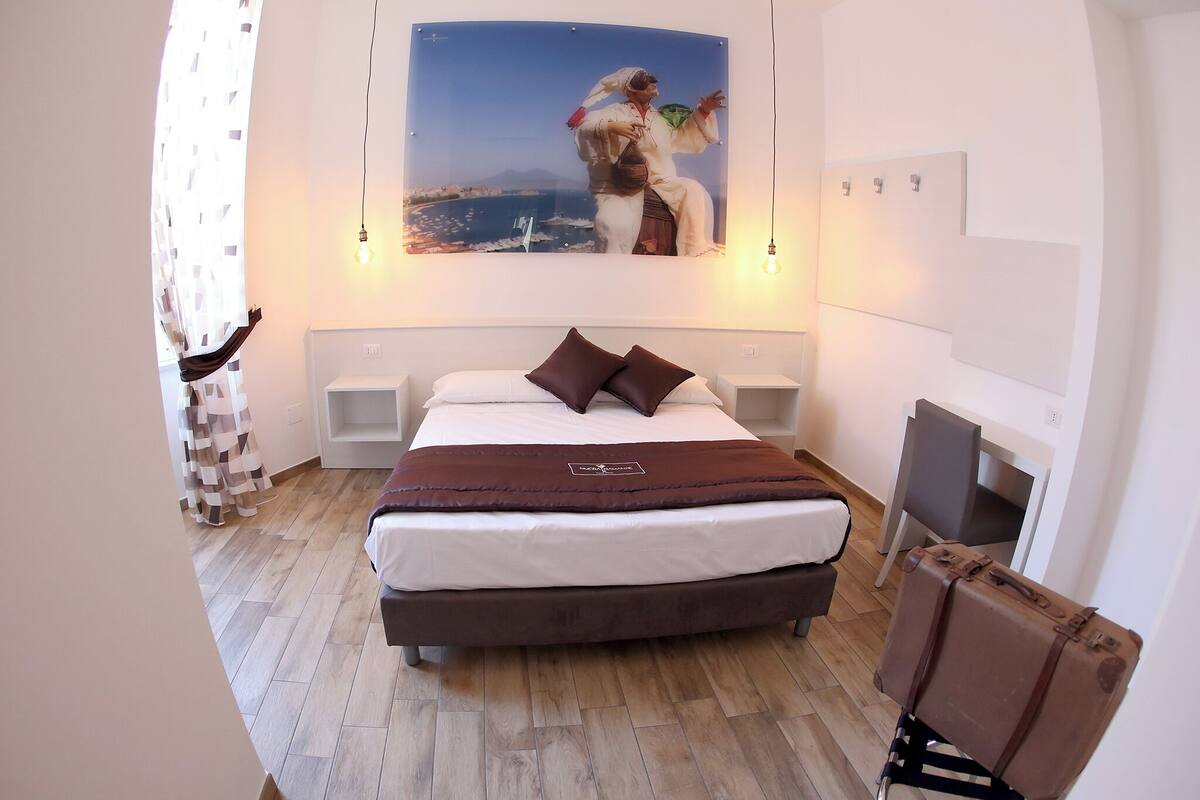 Deluxe Double Room | Premium bedding, minibar, in-room safe, individually furnished