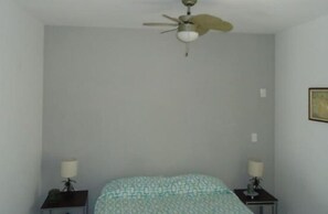 City Condo, 2 Bedrooms | 1 bedroom, free WiFi