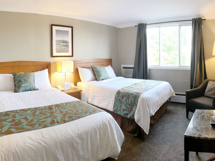 Room, 2 Double Beds, Non Smoking | Desk, free WiFi, bed sheets