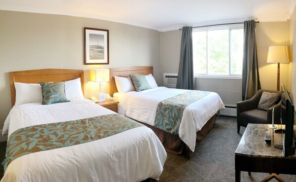 Room, 2 Double Beds, Non Smoking | Desk, free WiFi, bed sheets - Seasons Inn Halifax (Halifax)