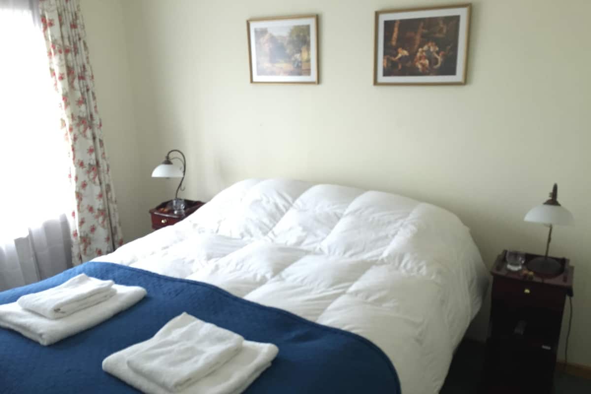 Blackout curtains, iron/ironing board, free WiFi