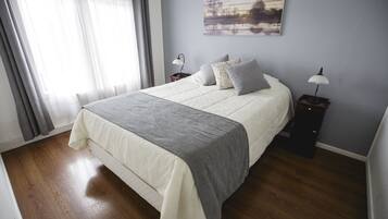 Double Room, 1 Double Bed | Blackout drapes, iron/ironing board, free WiFi