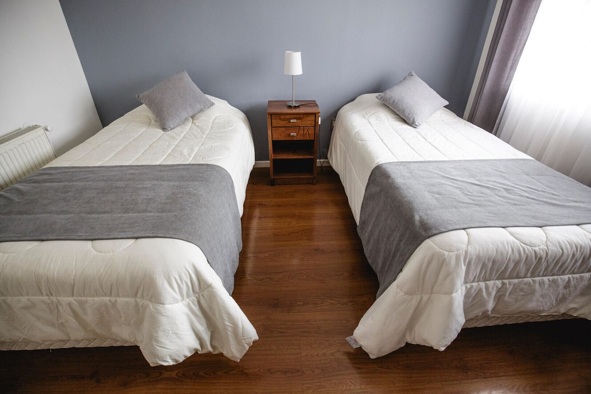 Verdunkelungsvorhänge, Bügeleisen/Bügelbrett, kostenloses WLAN