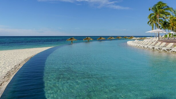 2 outdoor pools, sun loungers - Lighthouse Pointe at Grand Lucayan (Freeport)