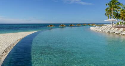 Lighthouse Pointe at Grand Lucayan