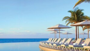 2 outdoor pools, sun loungers - Lighthouse Pointe at Grand Lucayan (Freeport)