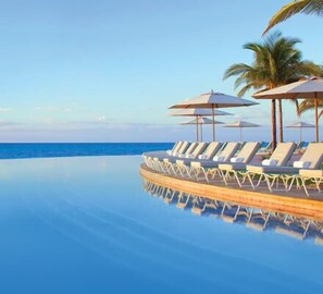 2 outdoor pools, pool loungers - Lighthouse Pointe at Grand Lucayan (Freeport)