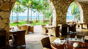 Daily full breakfast for a fee - Lighthouse Pointe at Grand Lucayan (Freeport)