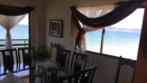 Apartamento, 3 quartos com vista para o mar (pre-pago atraves de transferencia bancaria) | Spiseområde på rommet