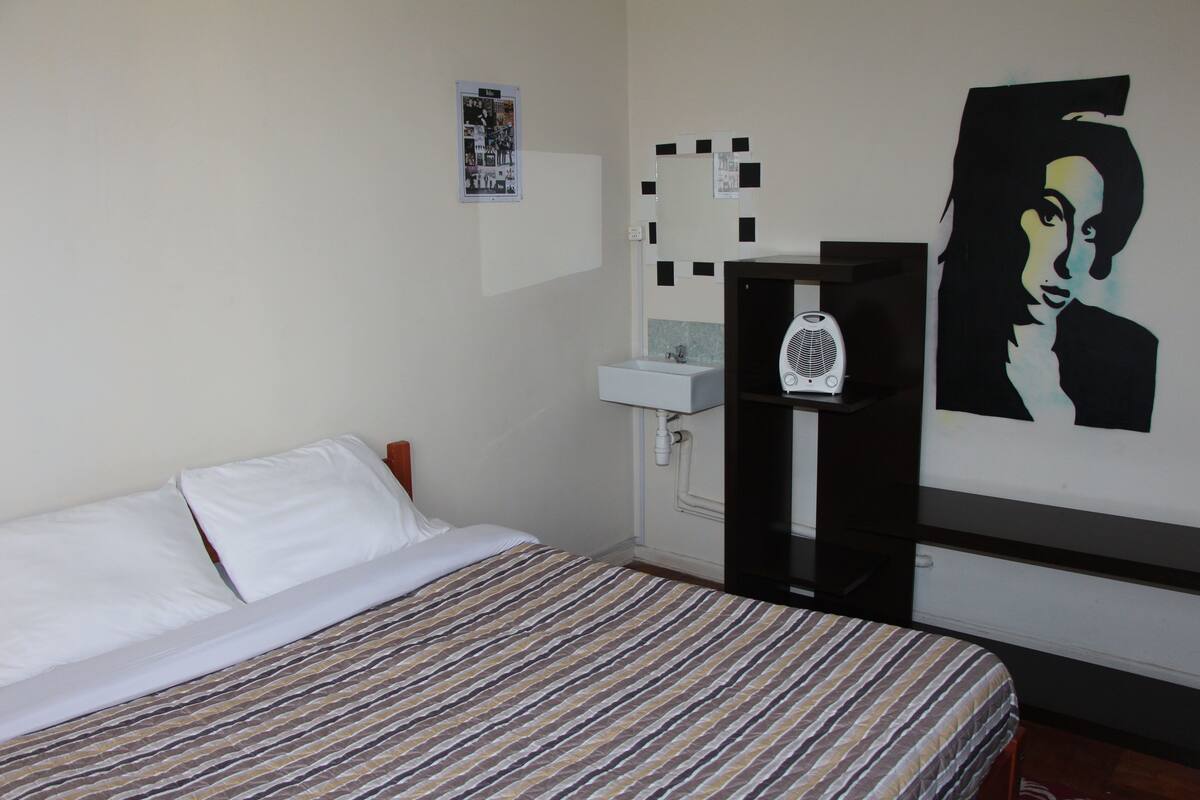 Iron/ironing board, free WiFi
