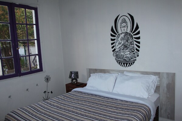 Iron/ironing board, free WiFi