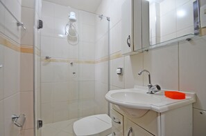 Apartment, 3 Bedrooms | Bathroom