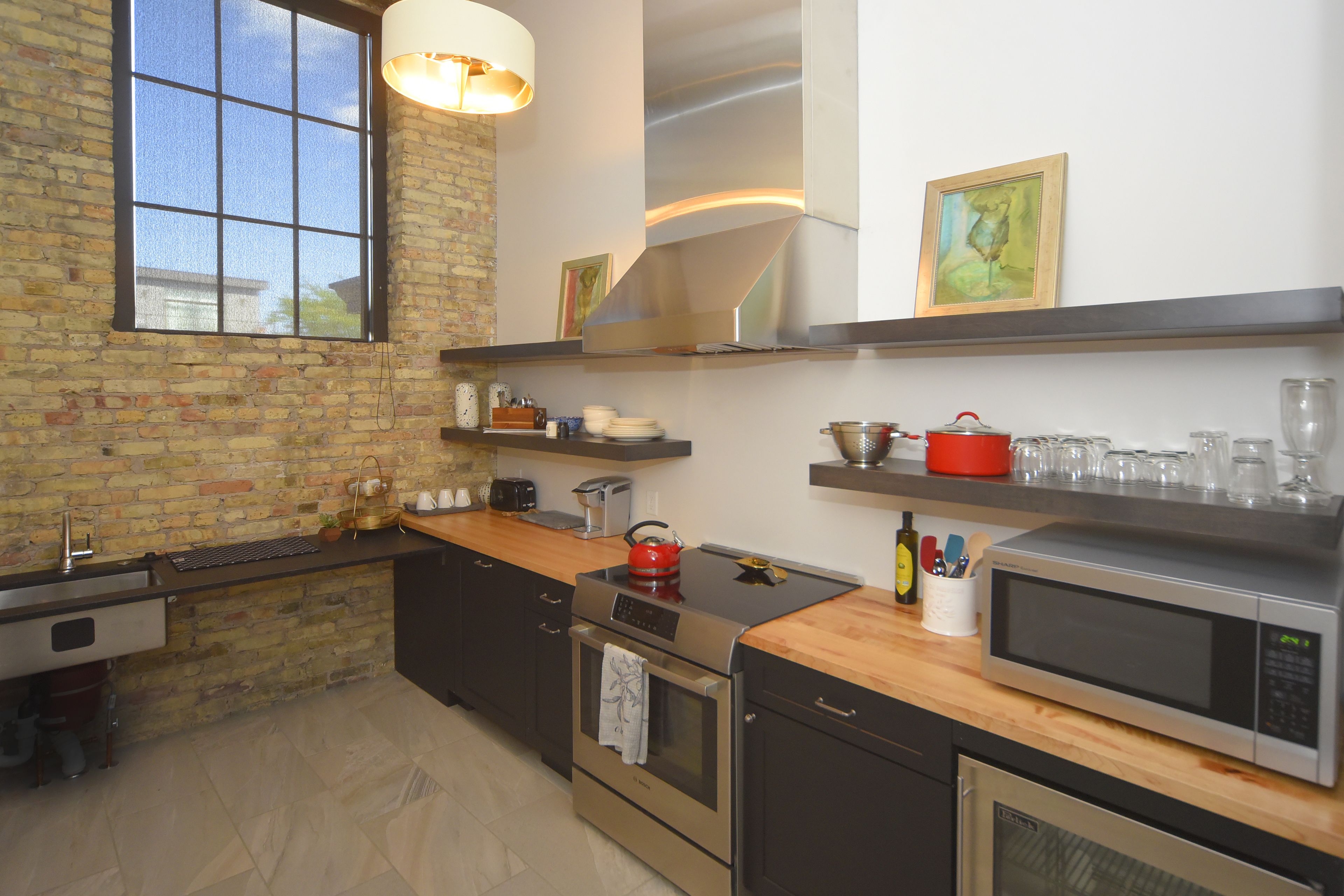 master suite 8 (pet friendly) | private kitchen | fridge, microwave, oven, dishwasher