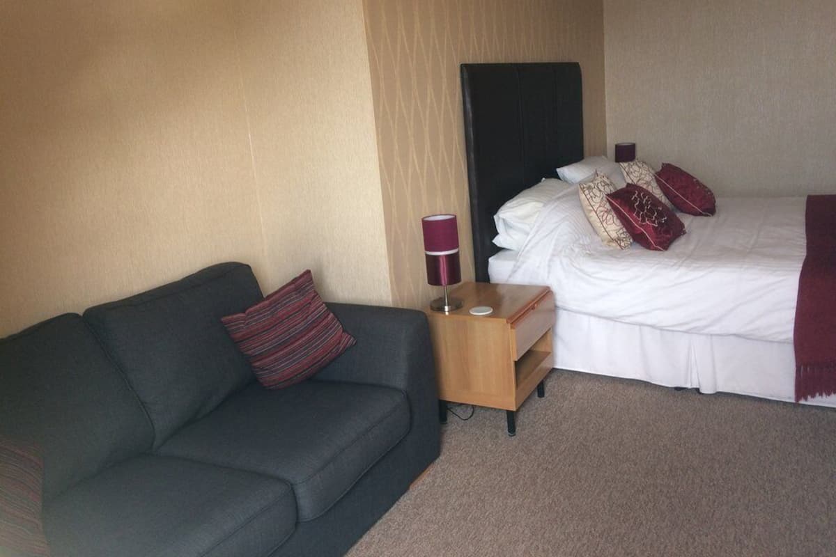 Deluxe Double Room, 1 King Bed, Sea View, Annex Building | In-room safe, WiFi (free), bed sheets