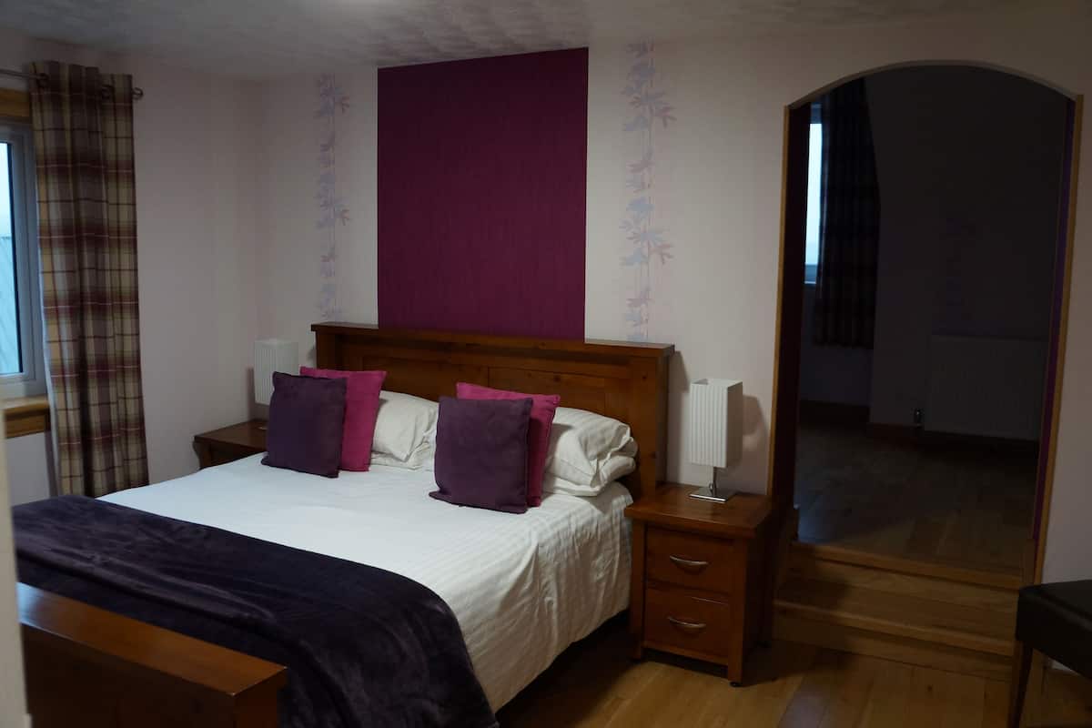Habitación doble superior, 1 cama King size, vista al mar | Caja de seguridad en la habitación, wifi gratis y ropa de cama